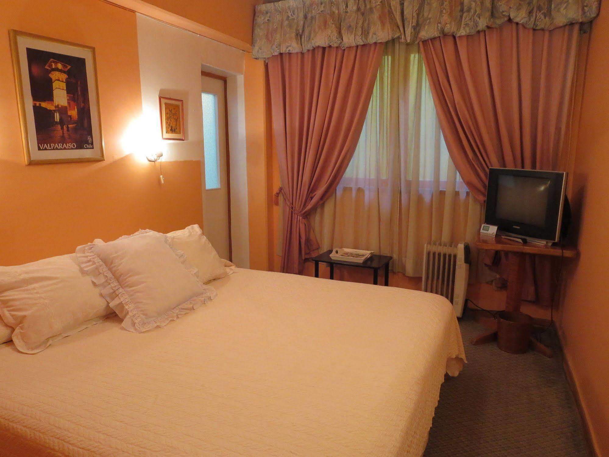 Marilu 'S Bed And Breakfast Hostel ซานติอาโก ภายนอก รูปภาพ